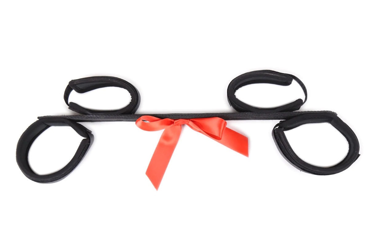 Бондажная распорка KISSEXPO для рук и ног черно-красная