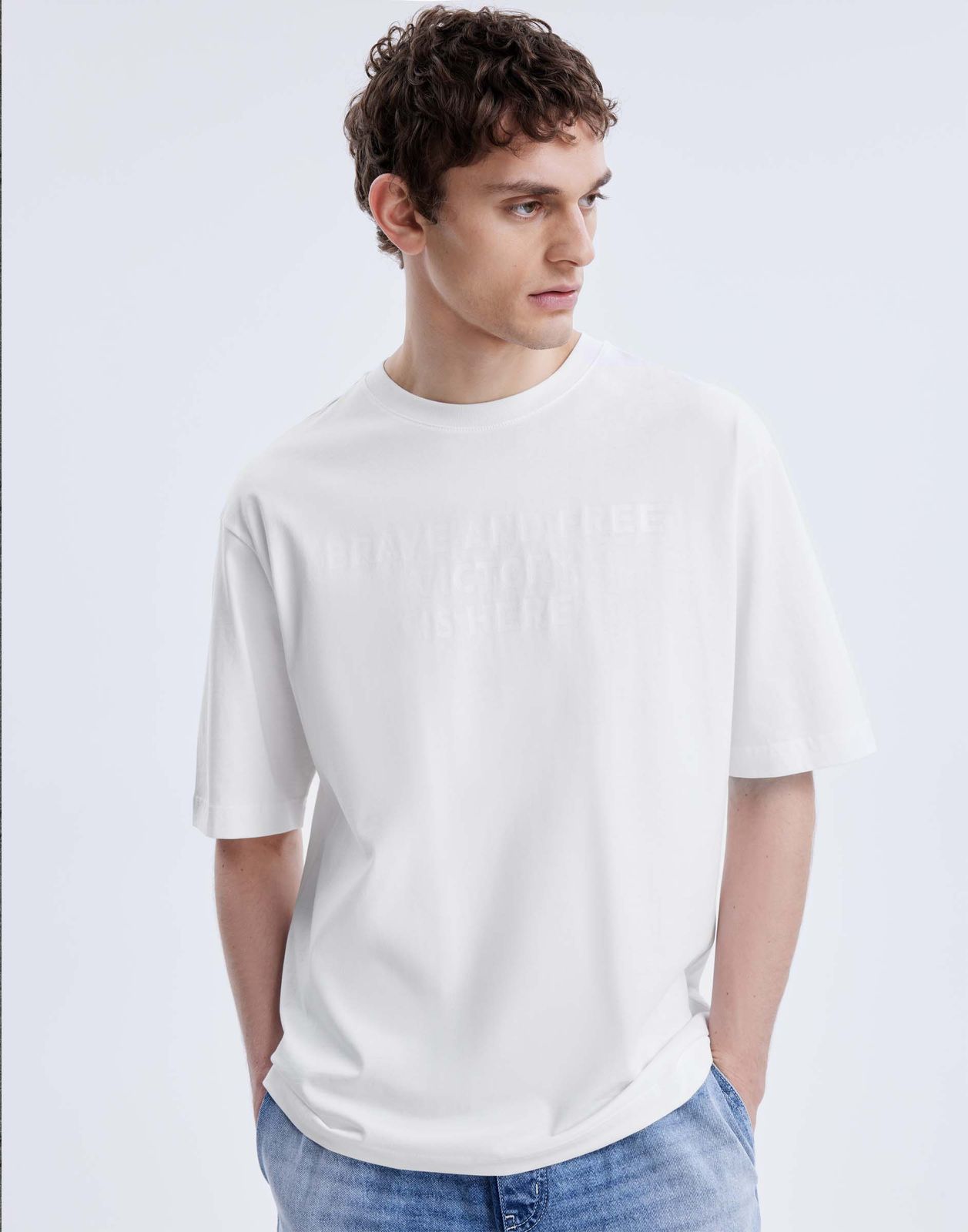

Футболка мужская Gloria Jeans BKT015771 белый L/182, BKT015771