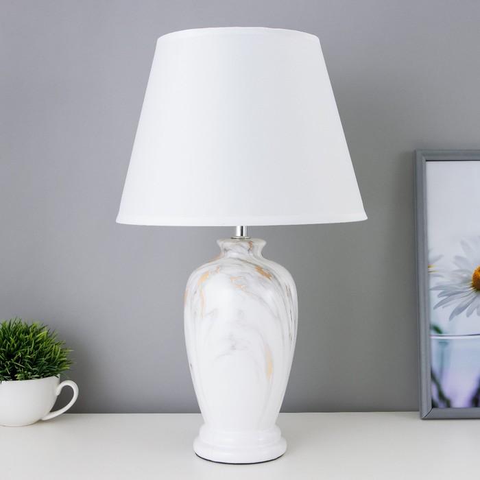 

Лампа настольная Ильмрамор 1хЕ14 40Вт бежевый