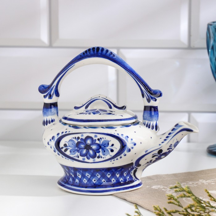 

Чайник "Январь", 300 мл, худ. роспись, авт. Исаев, 15х13 см, гжель, фарфор