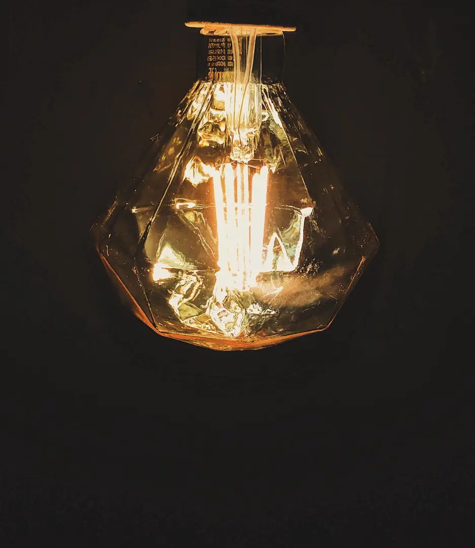 

Лампа светодиодная Gauss Filament Diamond E27 5 Вт 450 Лм свет тёплый белый