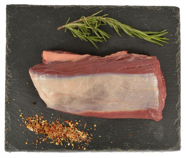 Вырезка говяжья АШАН Красная птица охлажденная 1 упаковка - 07 кг 1120₽