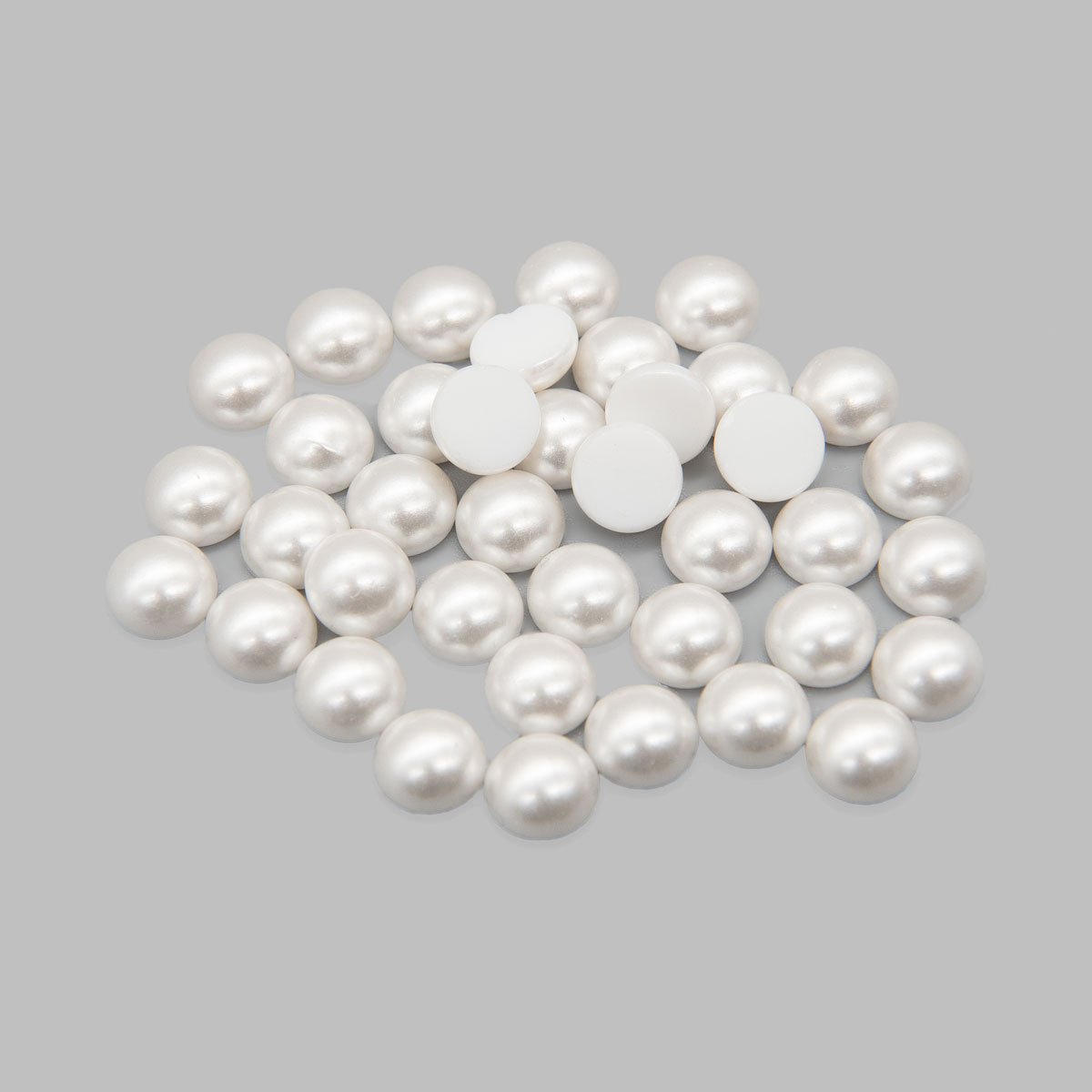 

131-11-030 Кабошоны (жемчуг) White 7мм. 40 шт. Preciosa