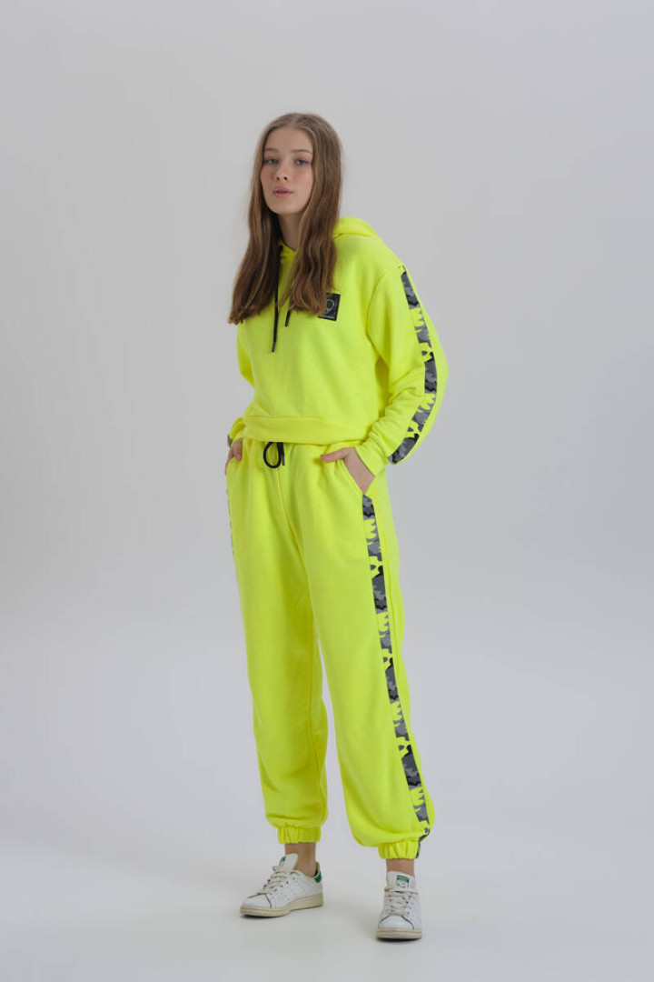 

Костюм женский David Gerenzo 900000044376 желтый L/XL (товары доставляются из-за рубежа), 900000044376