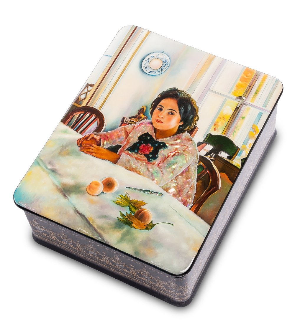 

Шкатулка Девочка с персиками (ручная работа), AT2085474