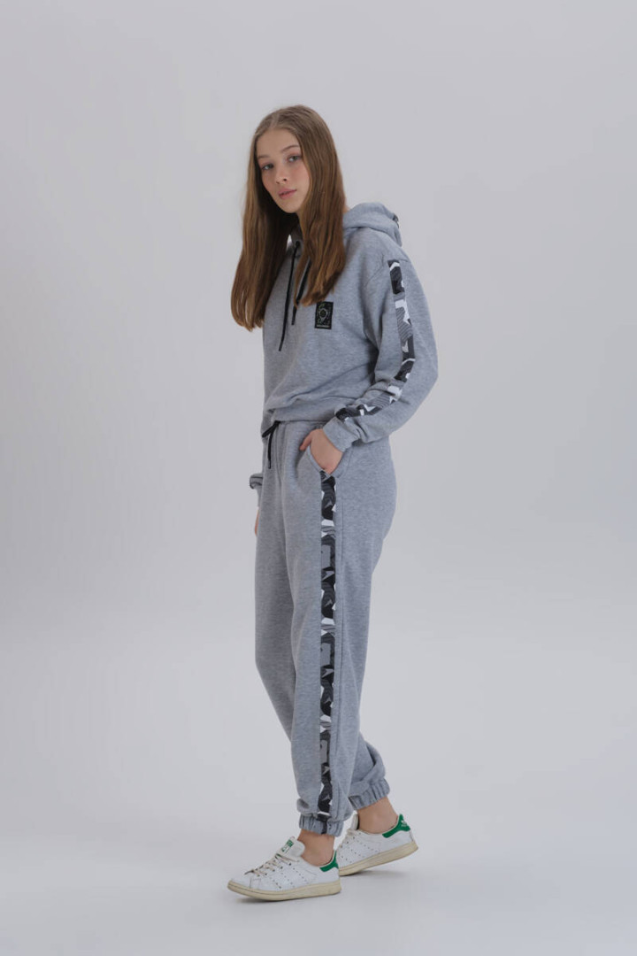 

Костюм женский David Gerenzo 900000044370 серый L/XL (товары доставляются из-за рубежа), 900000044370