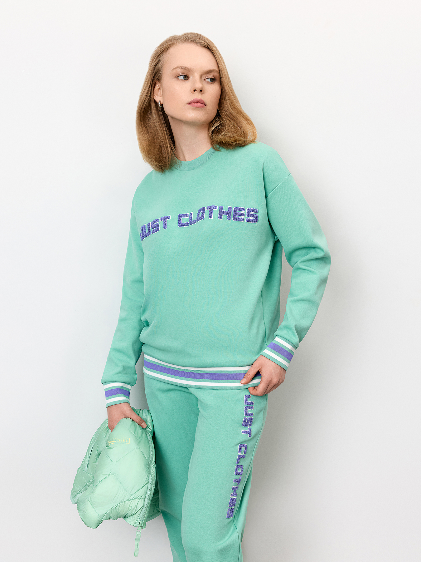 

Свитшот женский Just Clothes 000000564 зеленый 48 RU, 000000564