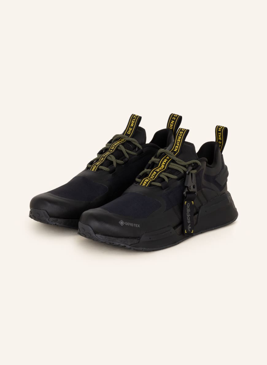 

Кроссовки мужские Adidas 1001322537 черные 44 RU (доставка из-за рубежа), 1001322537