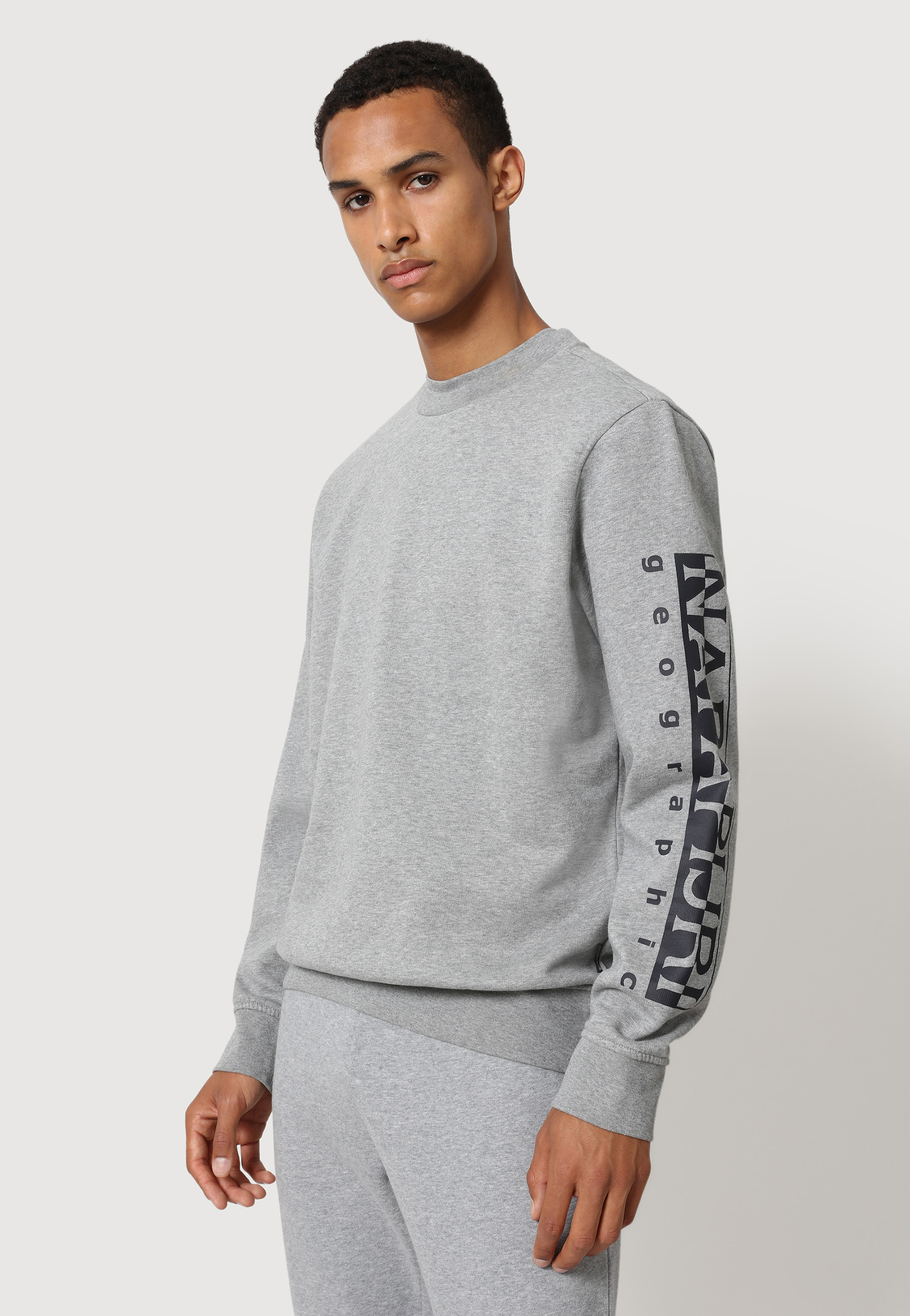 

Свитшот мужской Napapijri BADAS C MED GREY MEL серый 2XL, BADAS C MED GREY MEL