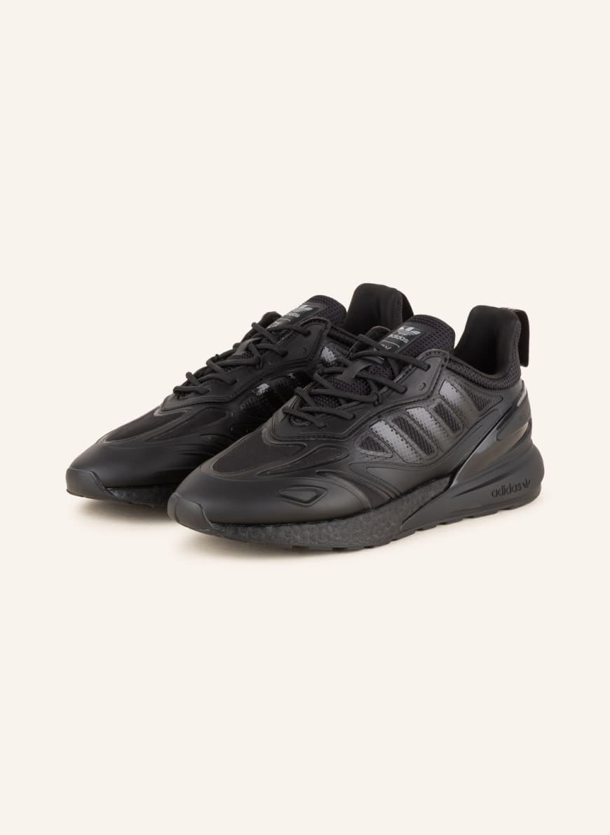 

Кроссовки мужские Adidas 1001302384 черные 47 RU (доставка из-за рубежа), 1001302384