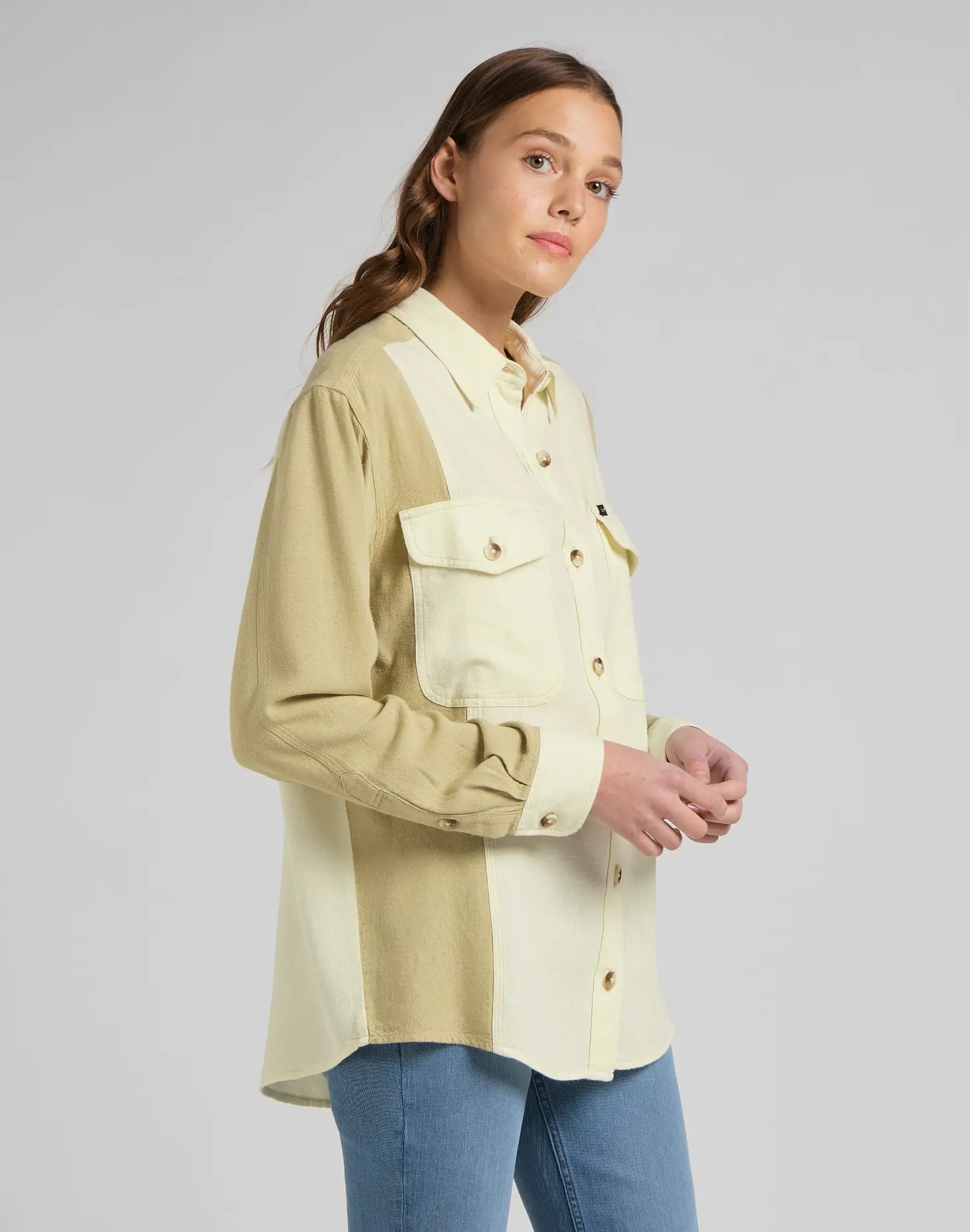 фото Рубашка женская lee two pocket shirt бежевая m