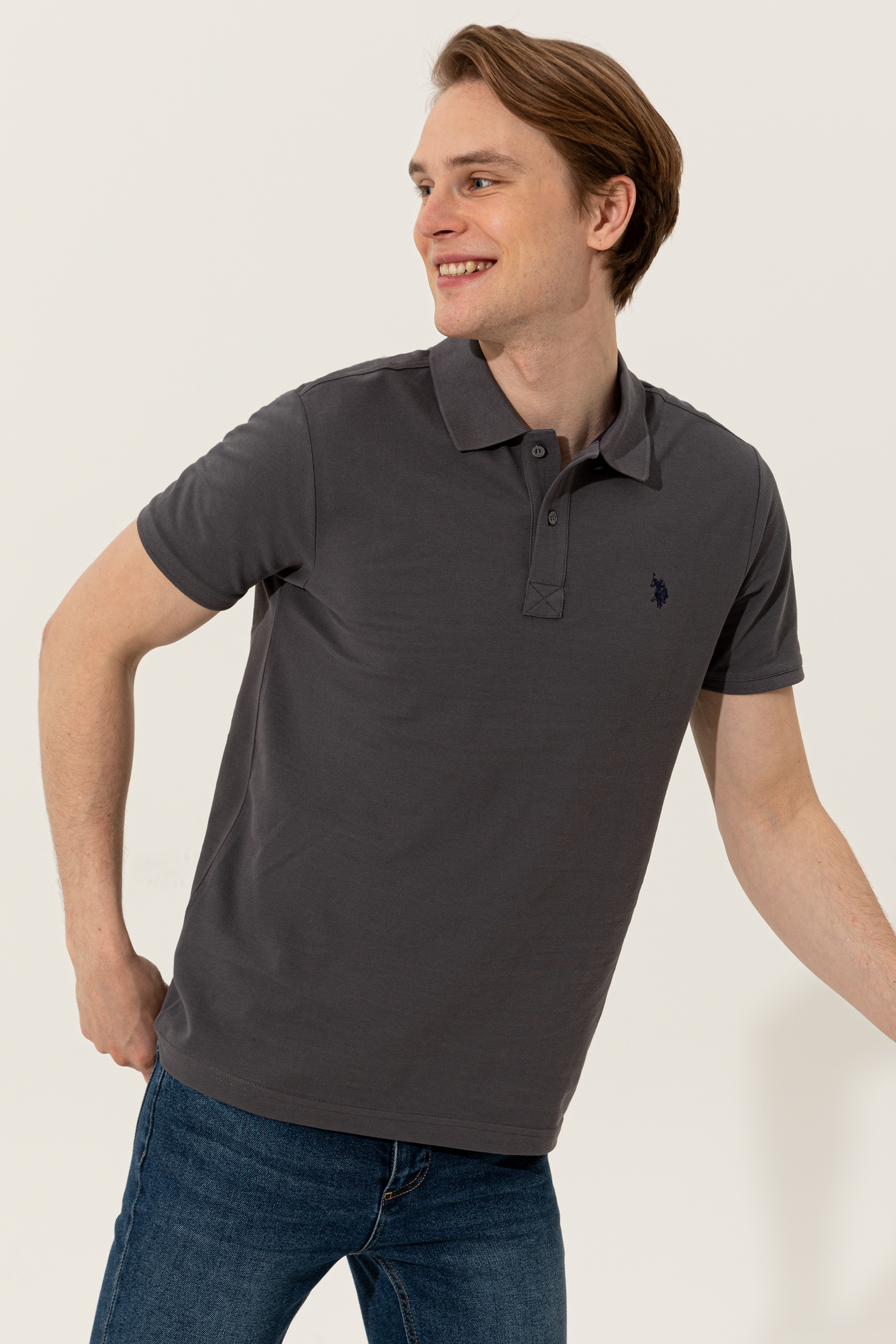 

Футболка мужская U.S. POLO Assn. G081GL0110GTP04IY022 серая M, G081GL0110GTP04IY022