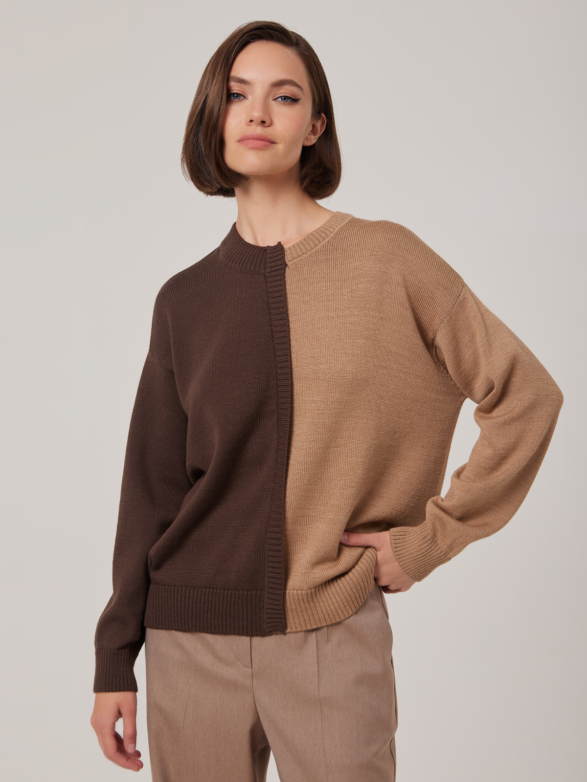 

Джемпер женский Eleganzza 1231153010 коричневый 46 RU, 1231153010