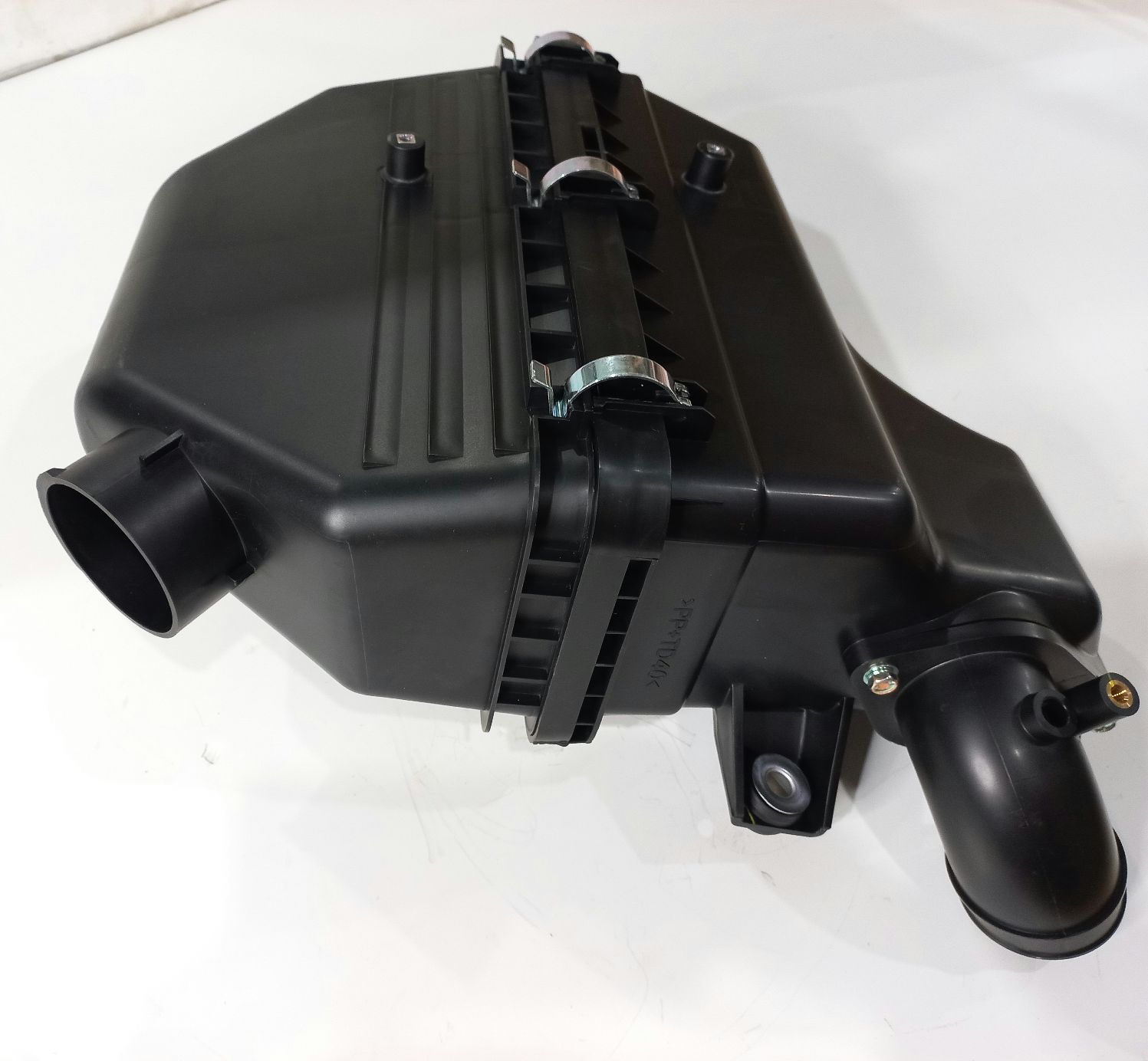 

Корпус воздушного фильтра Luxgen 7 SUV [2.2 16V 5AT внедорожник 4X4] 16500MP105