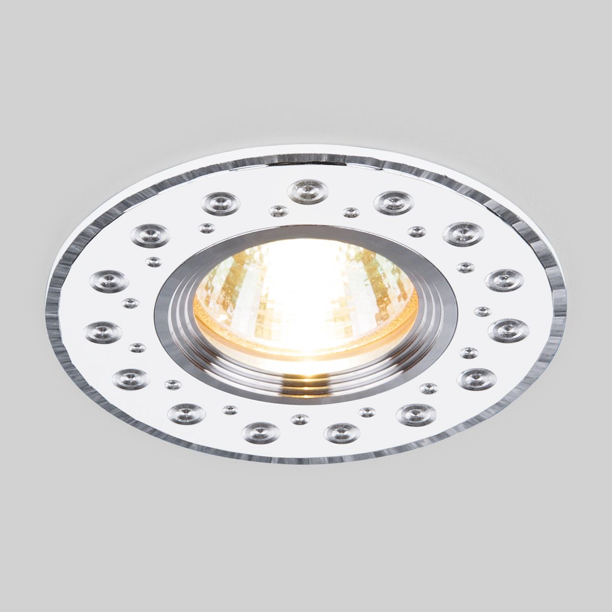 фото Встраиваемый точечный светильник elektrostandard 2008 mr16 wh белый