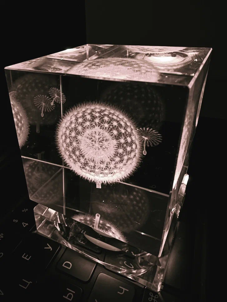 фото Светильник 3d хрустальный куб (длина грани 6 см) "одуванчик" белый qvatra