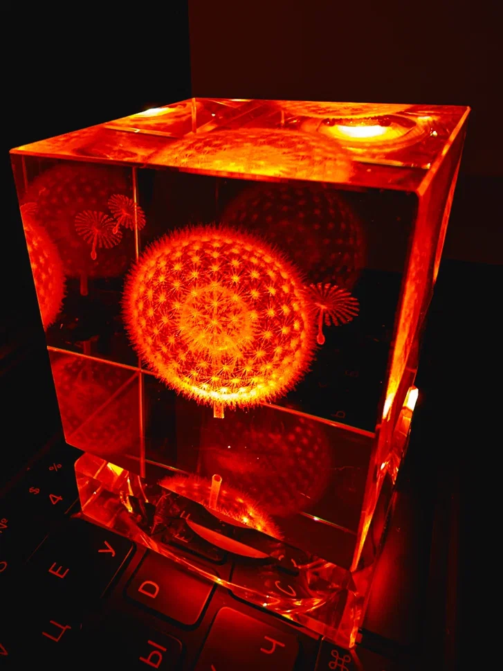 фото Светильник 3d хрустальный куб (длина грани 6 см) "одуванчик" красный qvatra