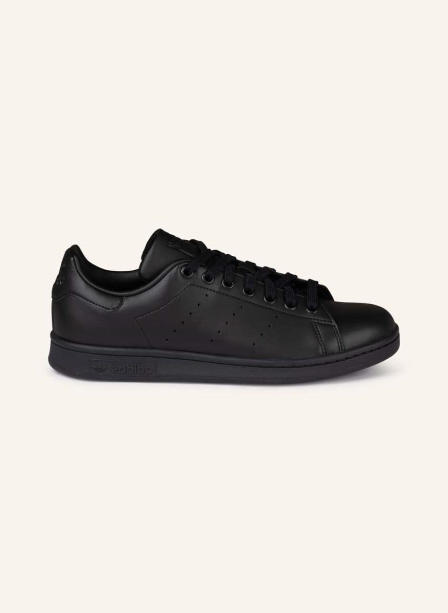 

Кеды унисекс Adidas 1001233944 черные 42 EU (доставка из-за рубежа), Черный, 1001233944