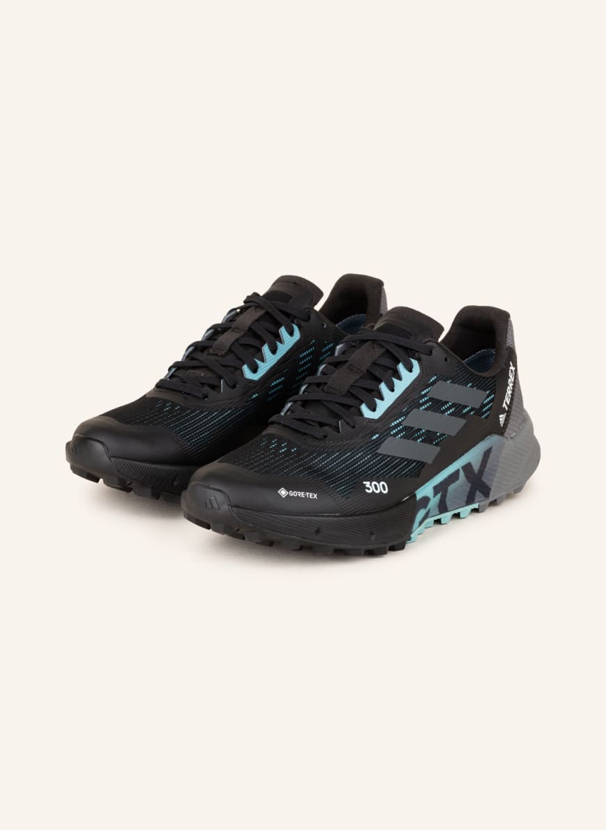 

Кроссовки женские Adidas 1001228587 черные 40.5 EU (доставка из-за рубежа), 1001228587