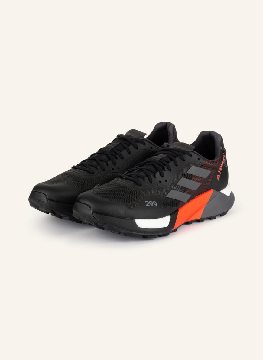 

Кроссовки мужские Adidas 1001228571 черные 42.5 RU (доставка из-за рубежа), 1001228571