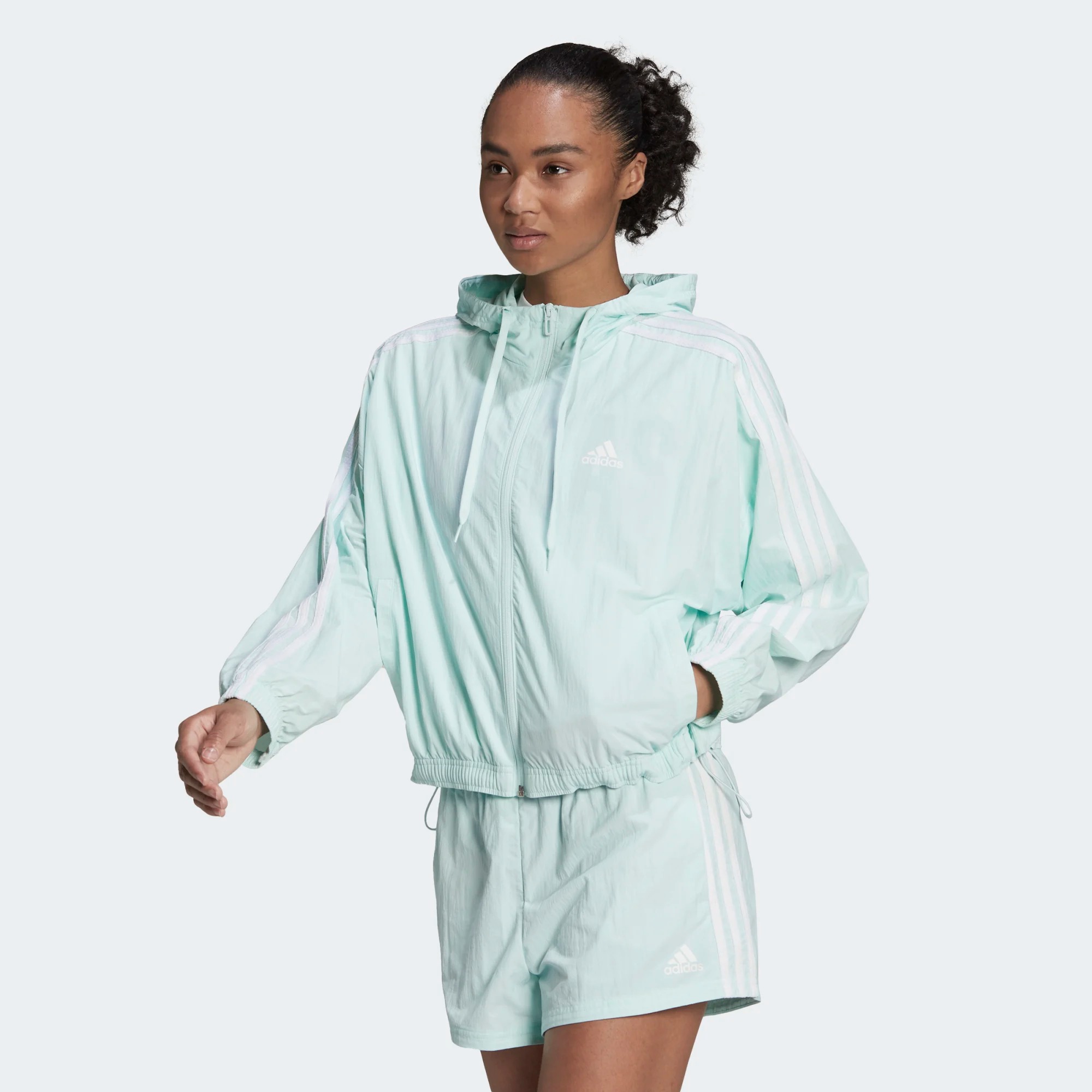 Спортивная ветровка женская Adidas W Bluv Q2 Windbreaker бирюзовая S