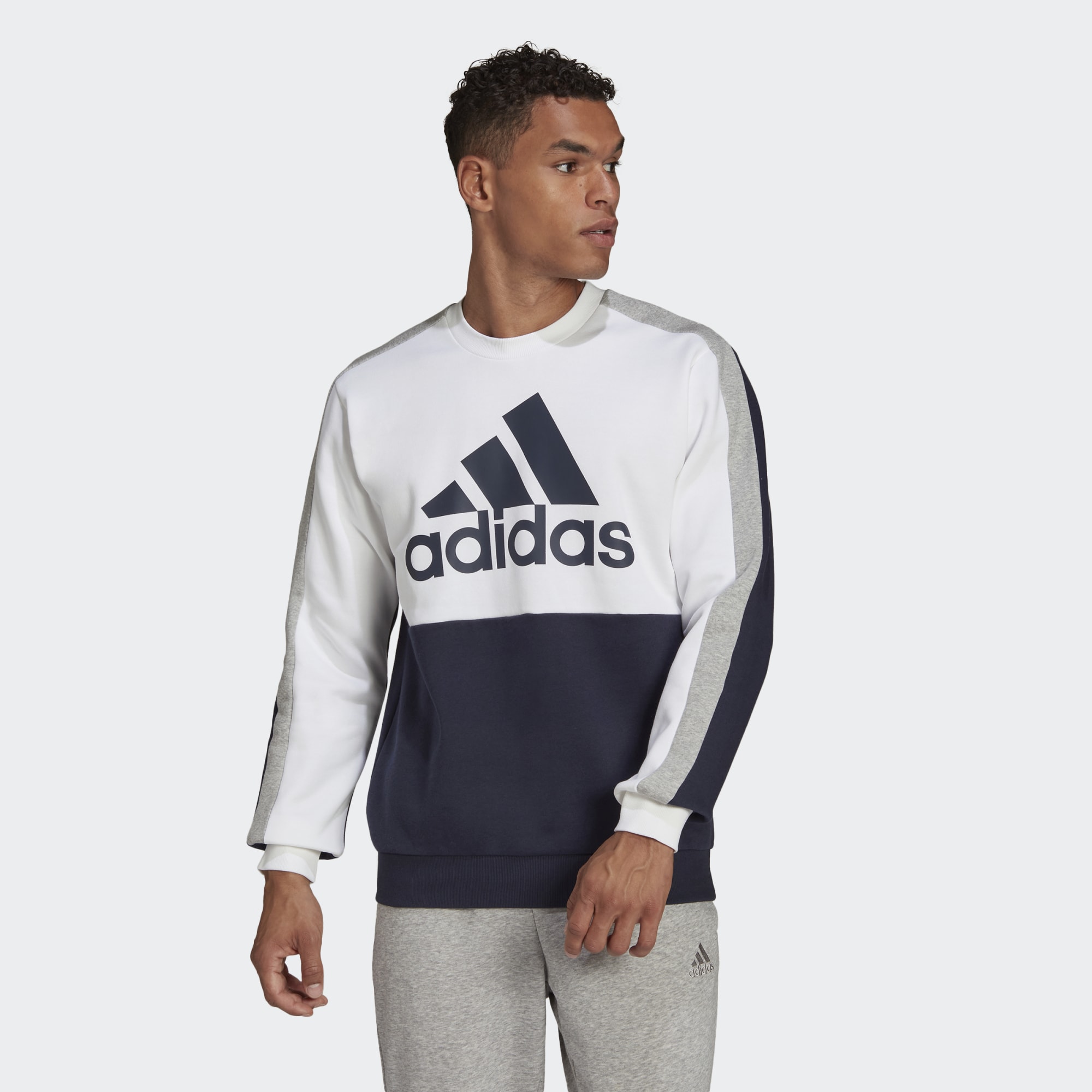 

Свитшот мужской Adidas M Cb Sweetshirt белый M, M Cb Sweetshirt