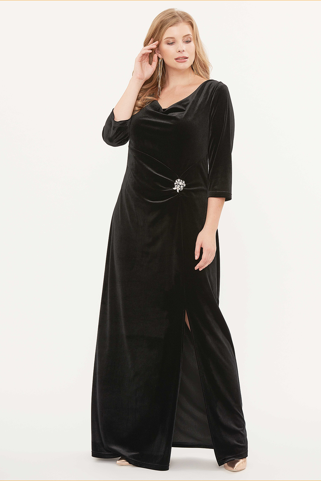 Платье женское SVESTA R813 черное 64 RU