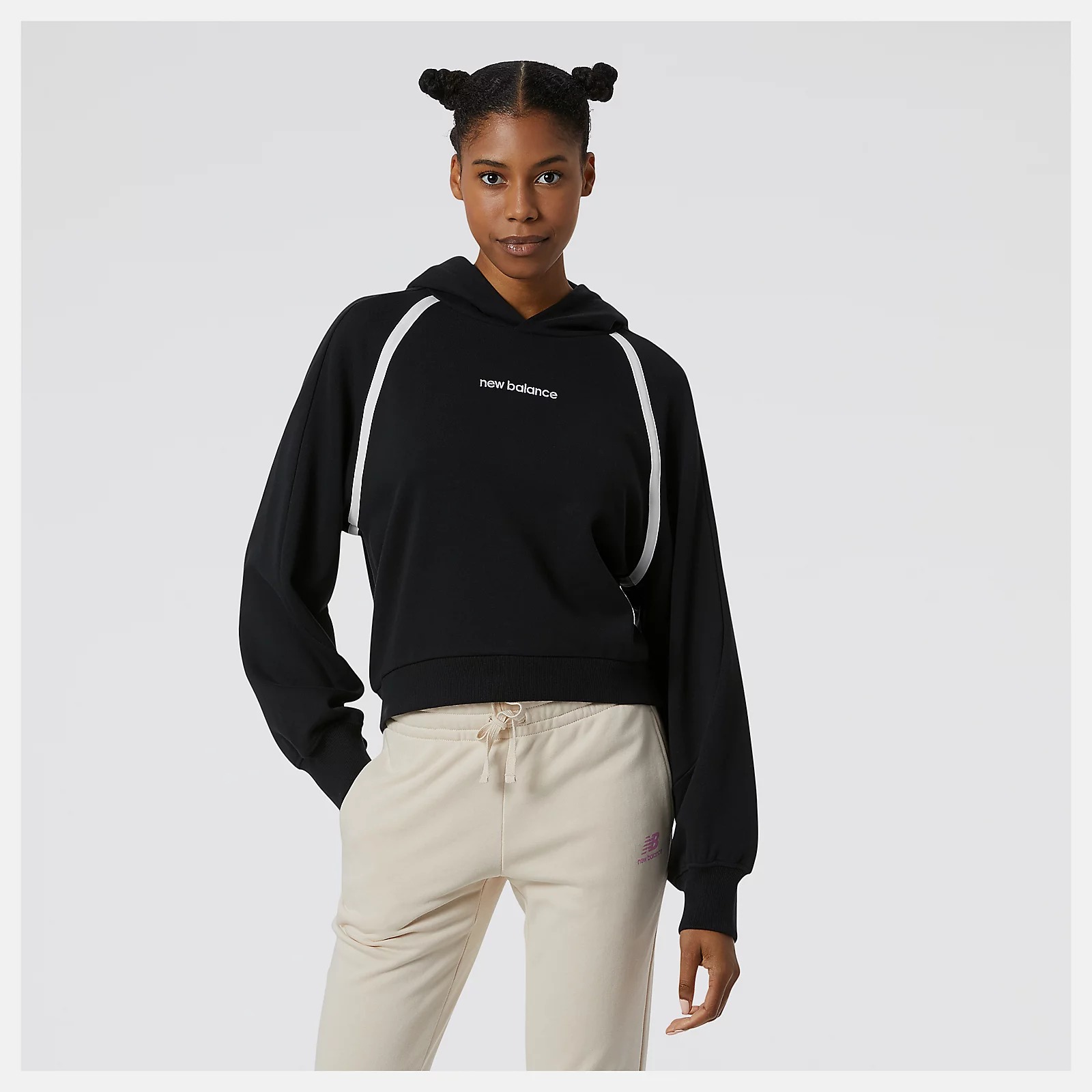 

Худи женское New Balance Athletics Amplified Fleece Hoodie черное L, Athletics Amplified Fleece Hoodie