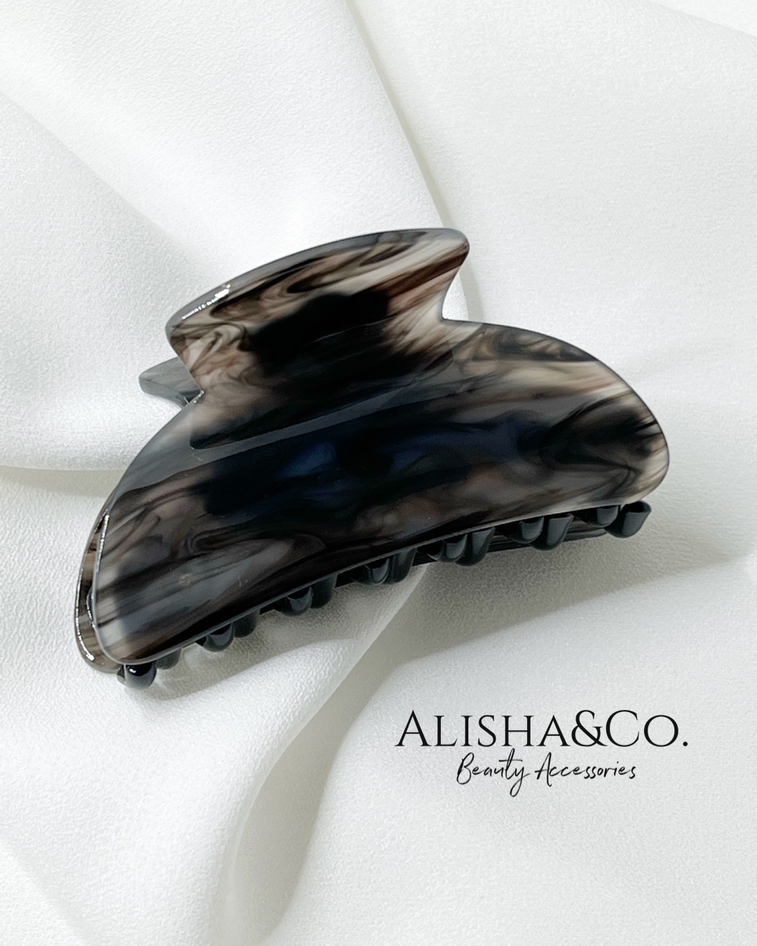 

Заколка-краб женская Alisha&Co. Middle Shell sapphire, 1 шт, Черный, Middle Shell