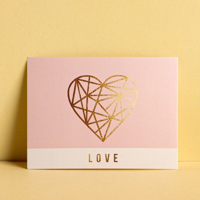 

Открытка-комплимент "LOVE" золотое сердце, розовый фон 8 х 6 см
