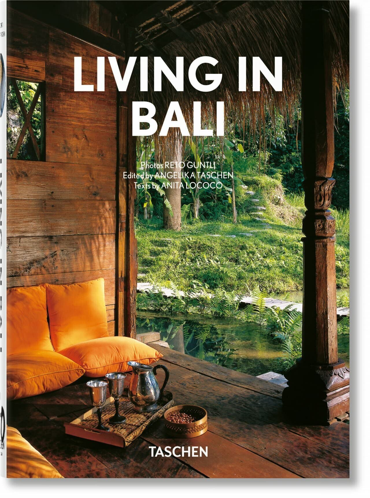 фото Taschen: living in bali