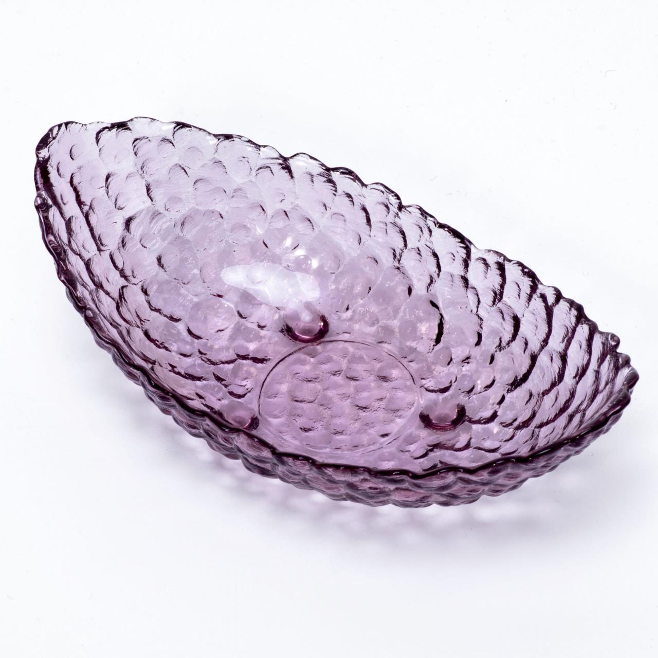 

Вазочка (конфетница) в форме ладьи на ножках, декорированная рельефным орнаментом, 385977