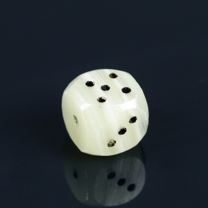 

Кубик игральный малый , 1,5 см, оникс