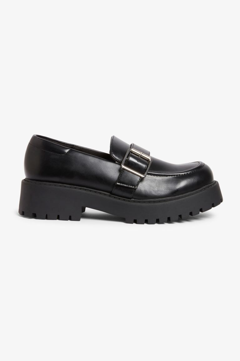 

Лоферы женские Monki 1091876 черные 39 RU (доставка из-за рубежа), 1091876