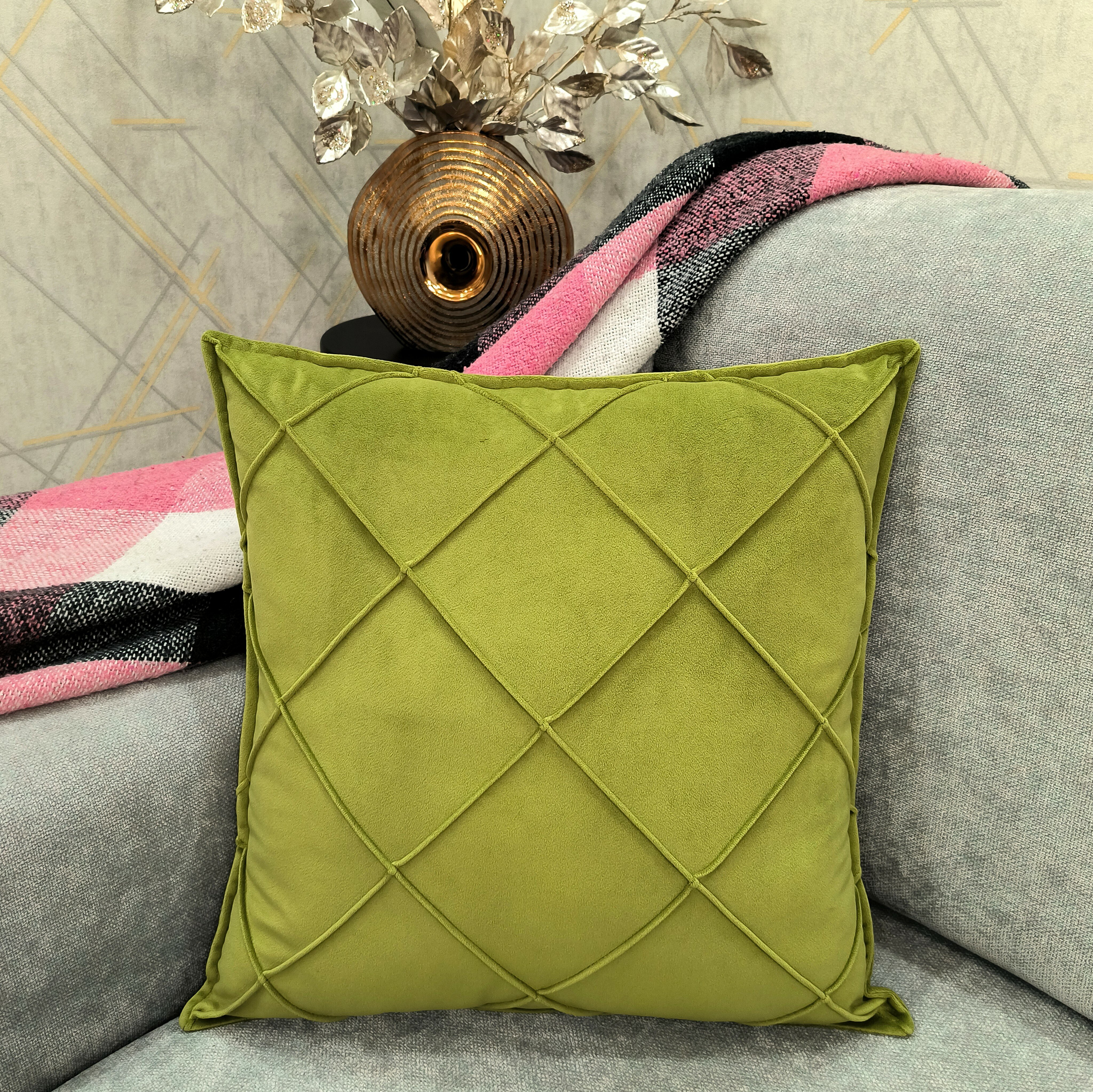 Декоративная подушка из бархата Plush Pillow ромб45х45х45, цвет Оливковый