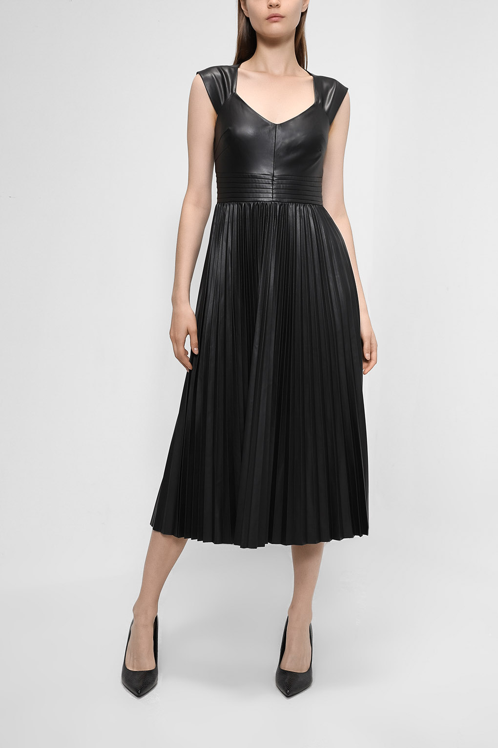 

Платье женское Guess Jeans W2BK66 WEVE0 черное M, W2BK66 WEVE0