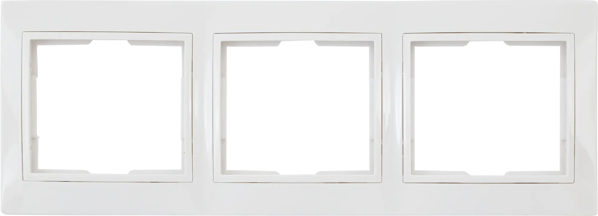 Рамка для розеток и выключателей горизонтальная Таймыр 3 поста, цвет белый горизонтальная рамка intro 150405 на 4 поста су plano антрацит б0044581