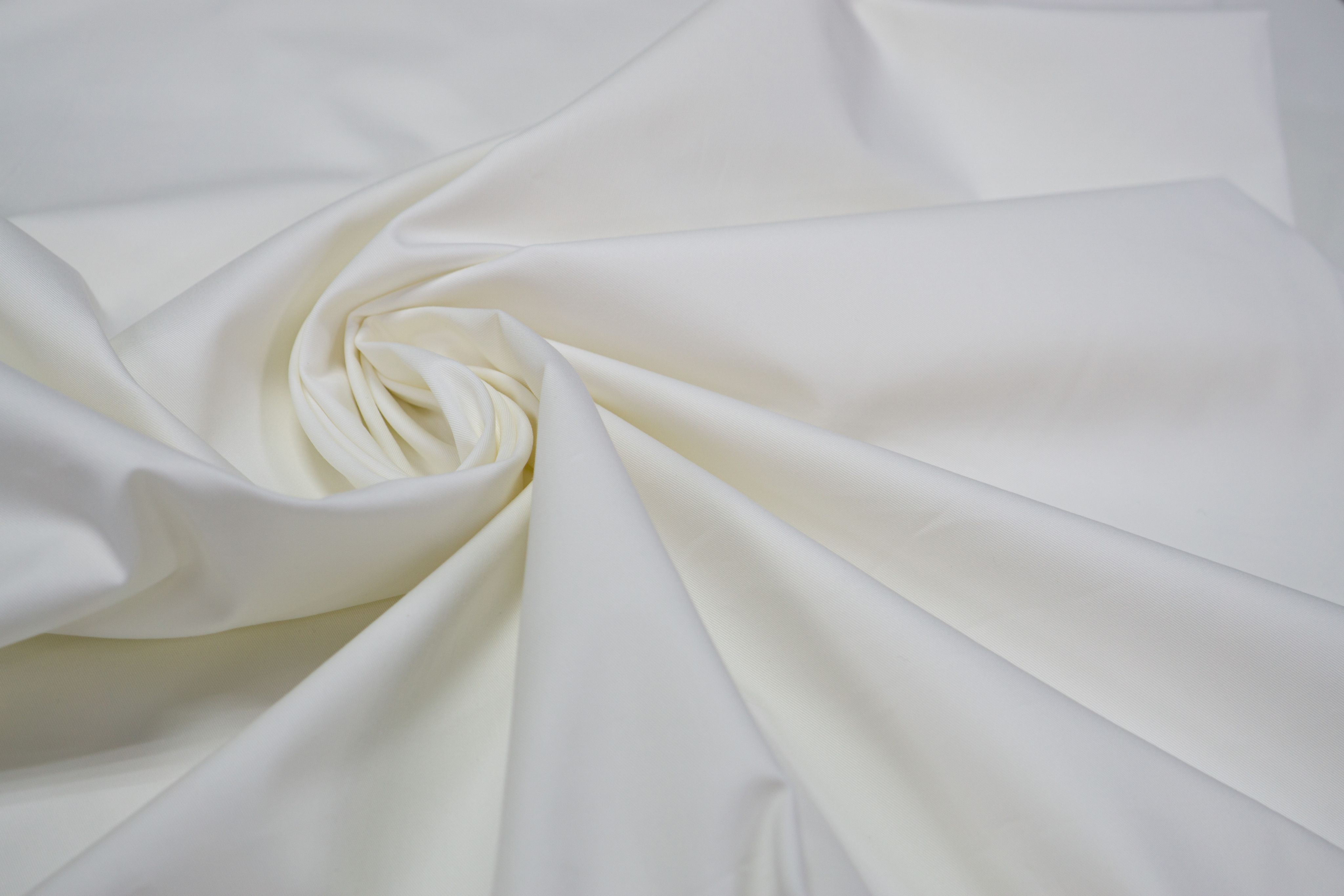 

Ткань UNOFABRIC SUPER16 Хлопок плательно-костюмный молочный диагональ 100x160 см, Белый