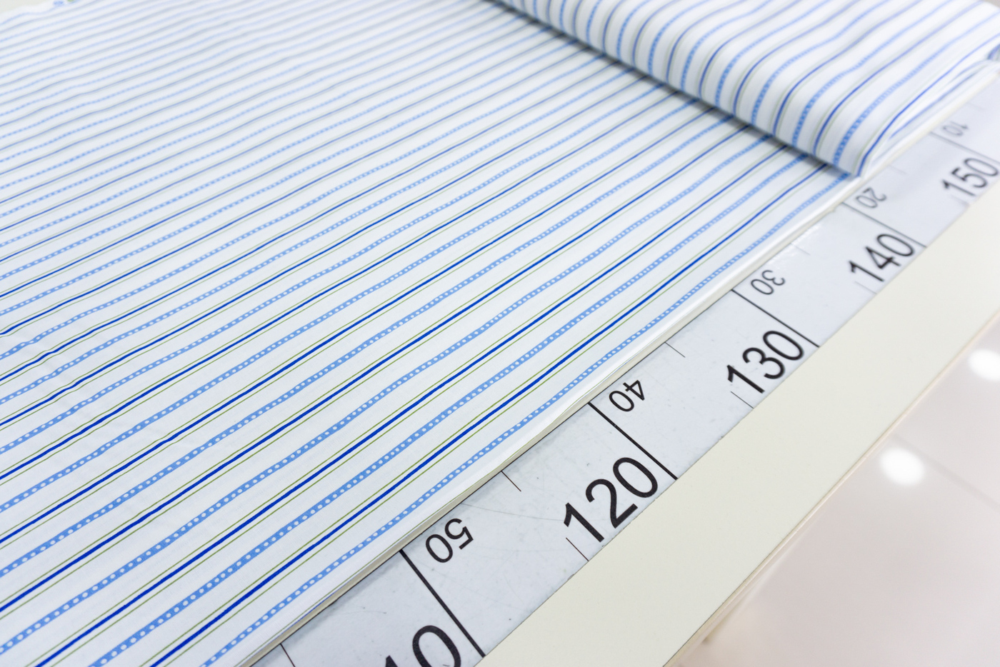 

Ткань UNOFABRIC 23656 хлопок американский полоска голубая 100x110 см, Голубой