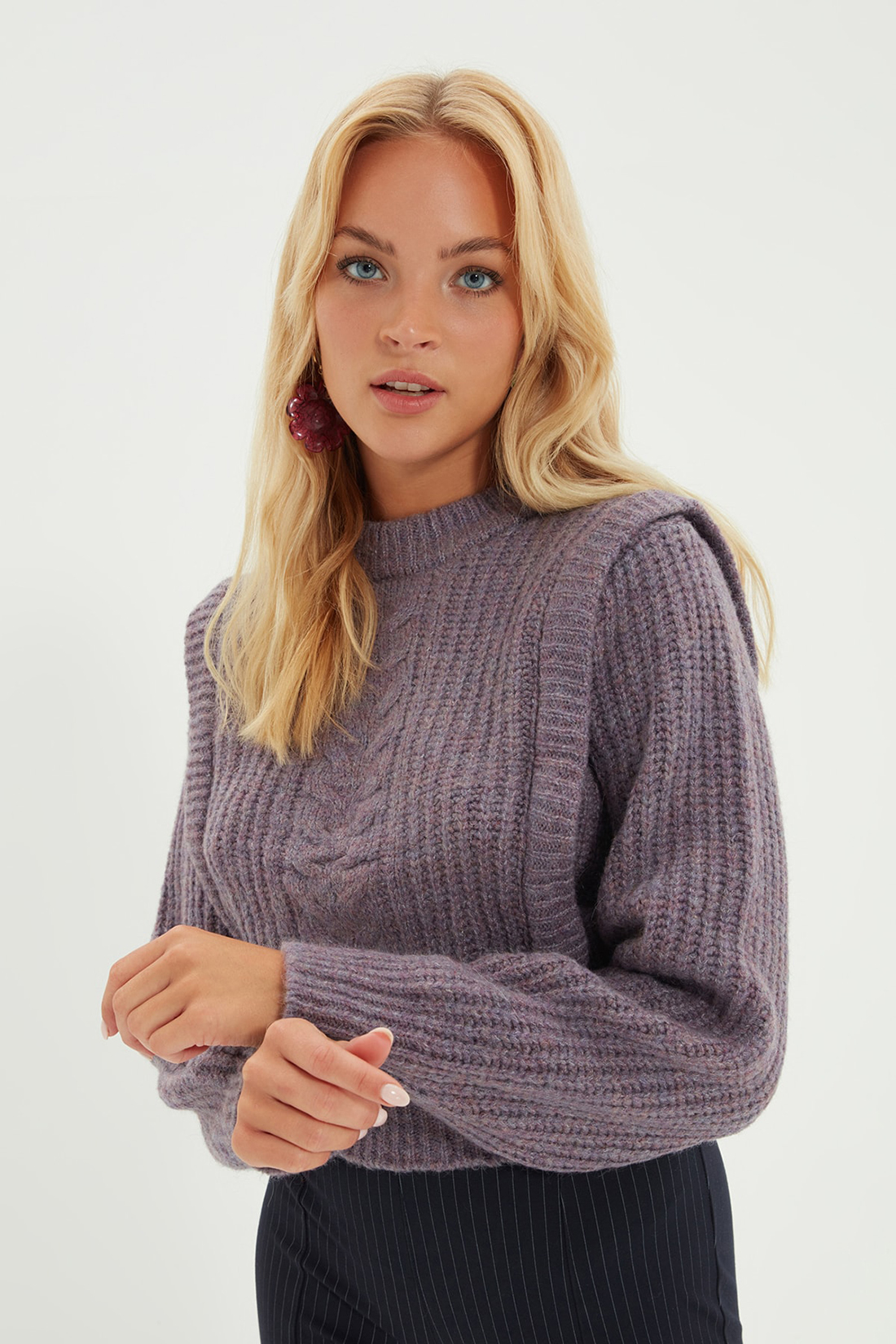 

Джемпер женский Trendyol TWOAW22KZ0938 фиолетовый M, TWOAW22KZ0938