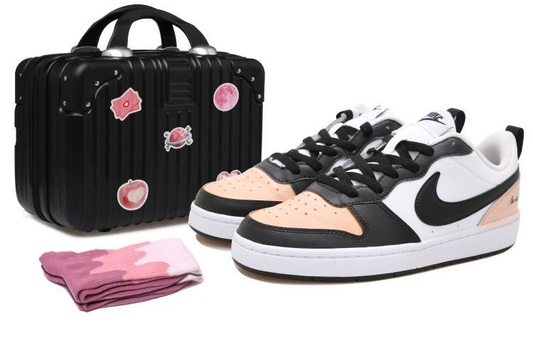 

Кеды унисекс Nike Court Borough Low 2 OKHR GS черные 35.5 EU, Черный, Court Borough Low 2 OKHR GS