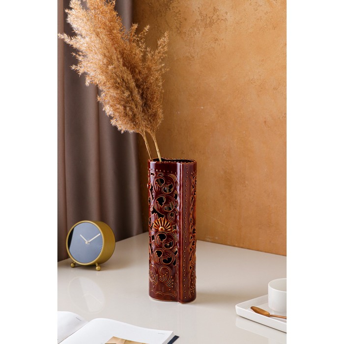 фото Ваза керамическая роза, настольная, коричневая, сквозная резка, 30 см керамика ручной работы