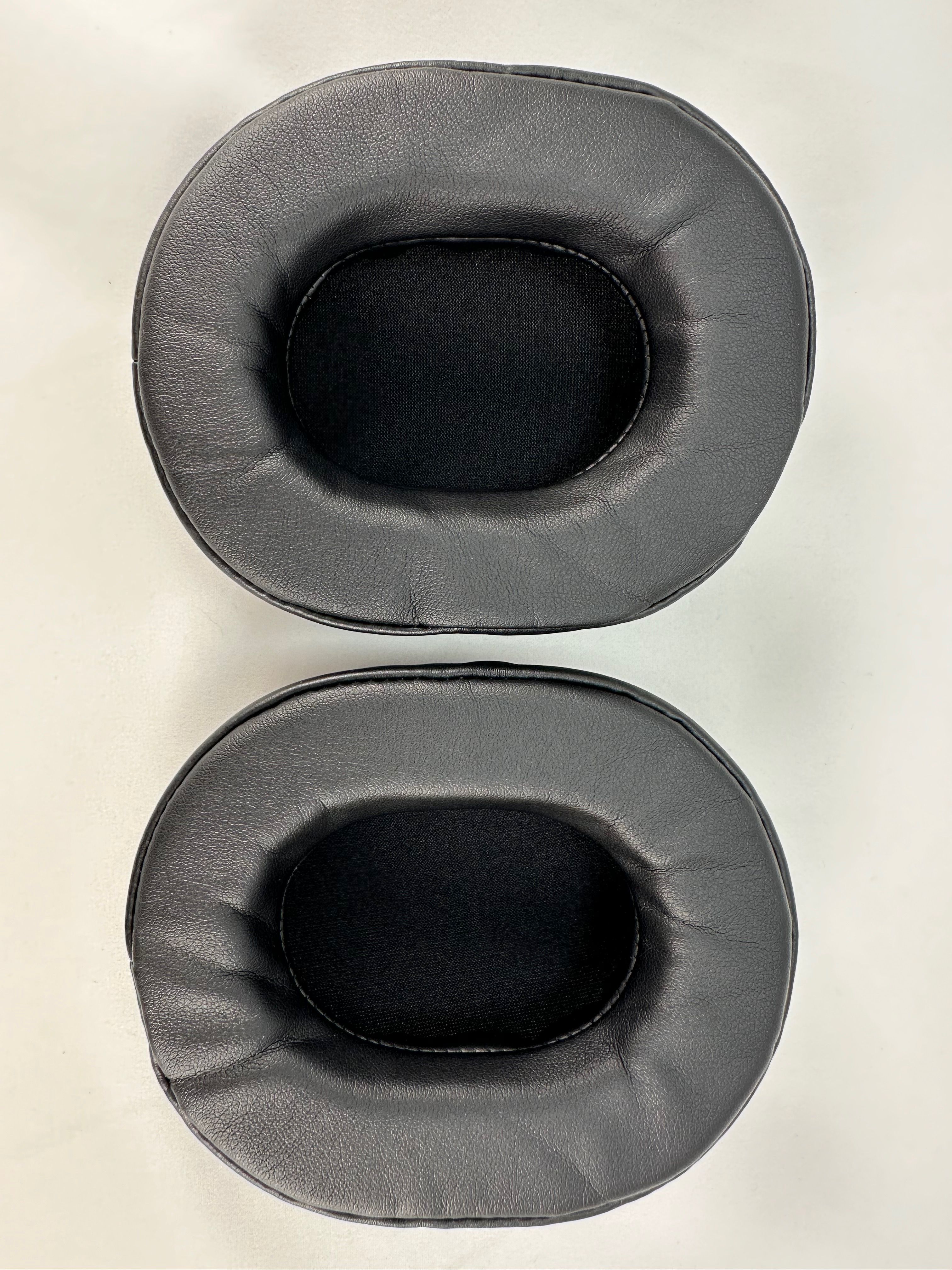 

Амбушюры для наушников 110x90x29мм(универсальные), Черный, 110x90x29мм(универсальные)