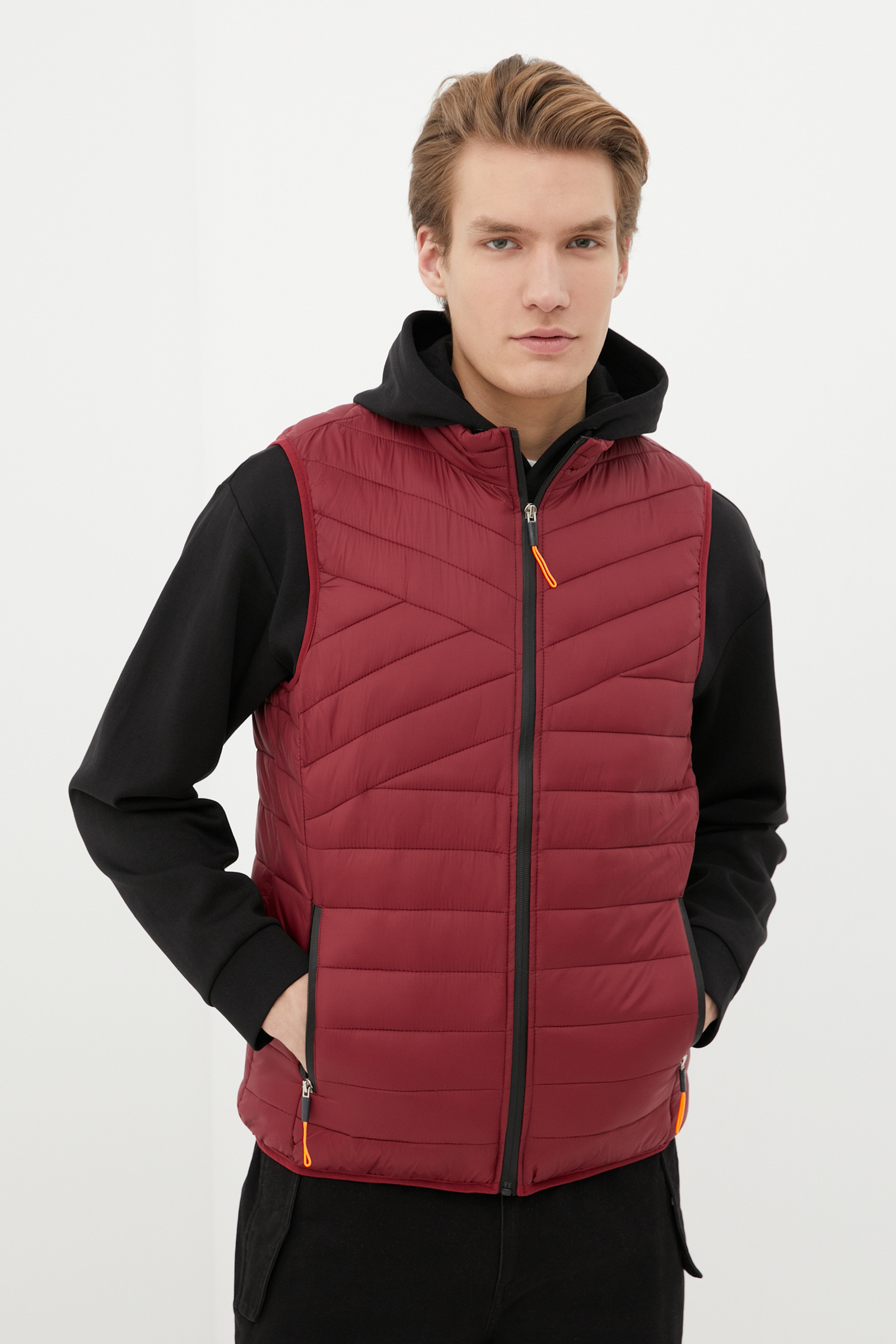 

Утепленный жилет мужской Finn Flare FBC21061C красный XL, FBC21061C