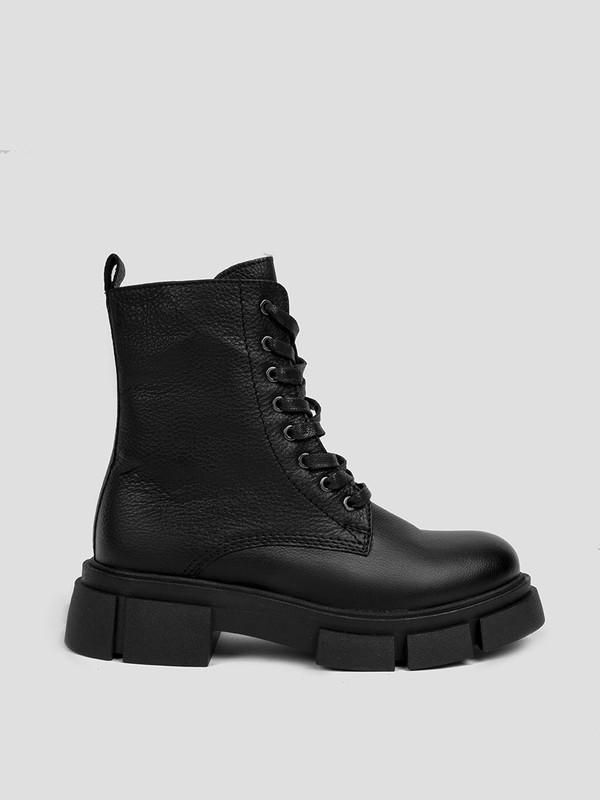 

Ботинки женские Reversal 07224RB черные 38 RU, 07224RB