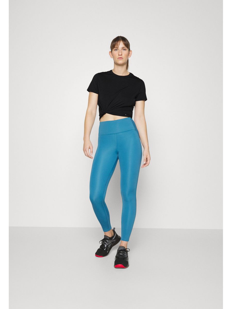 

Футболка женская Reebok RE541D1O0 черная M, Черный, RE541D1O0