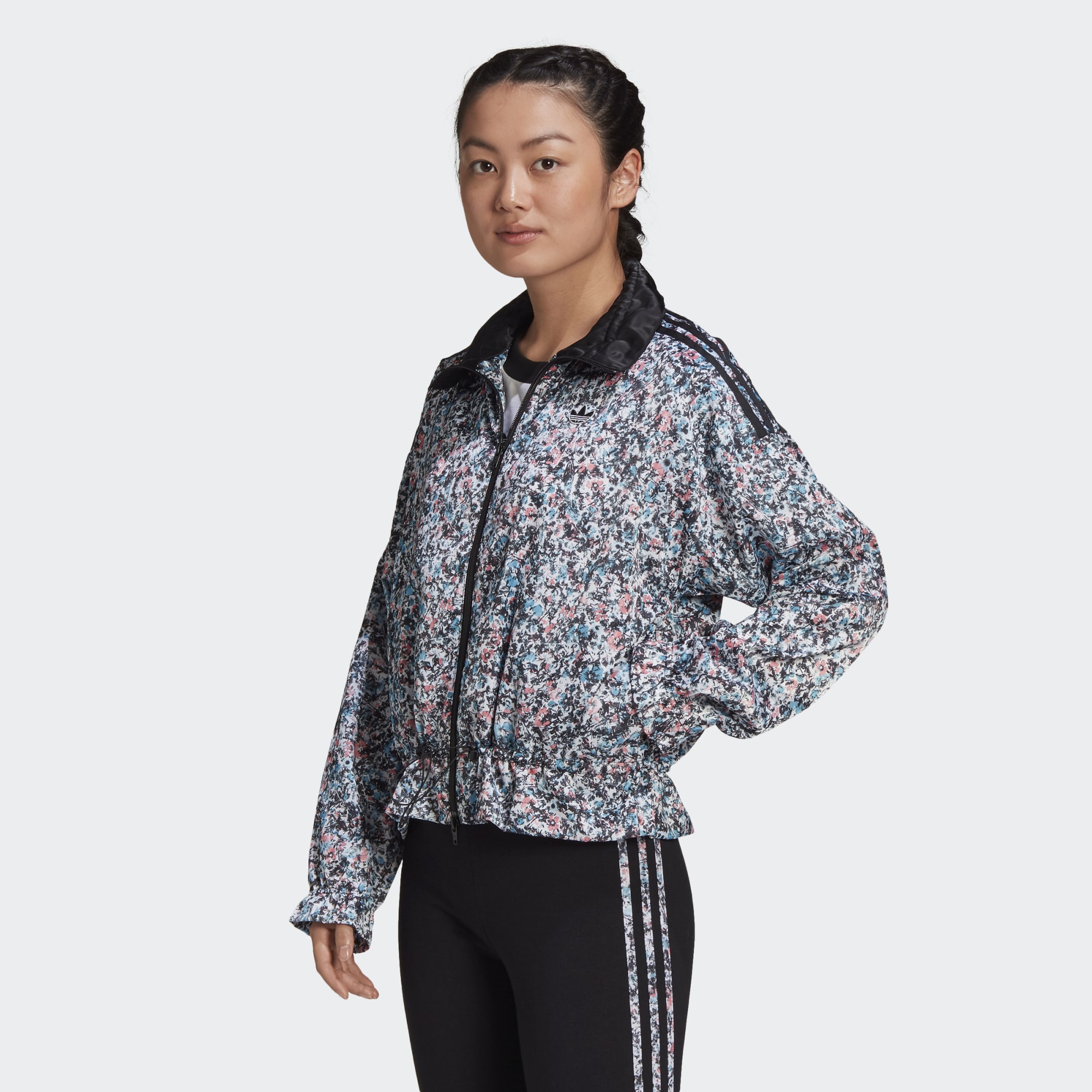 

Куртка женская Adidas GN3026 серая 38, GN3026