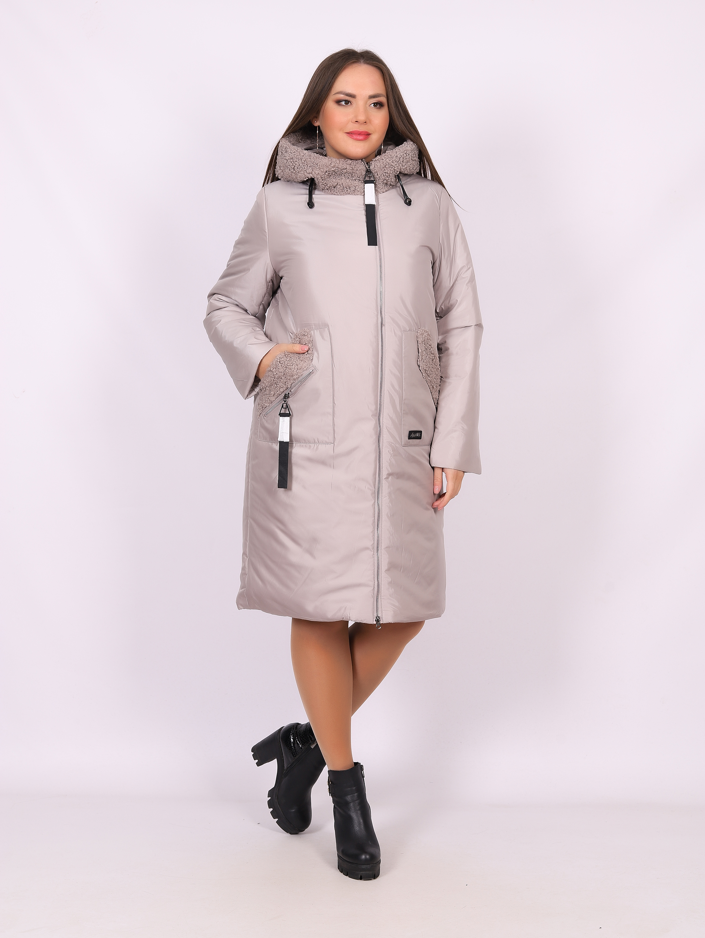 

Пальто женское Louren Wilton 91169 бежевое 50 RU, 91169