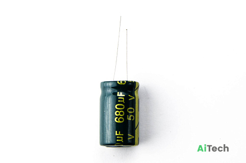 

Конденсатор 50V 680uF