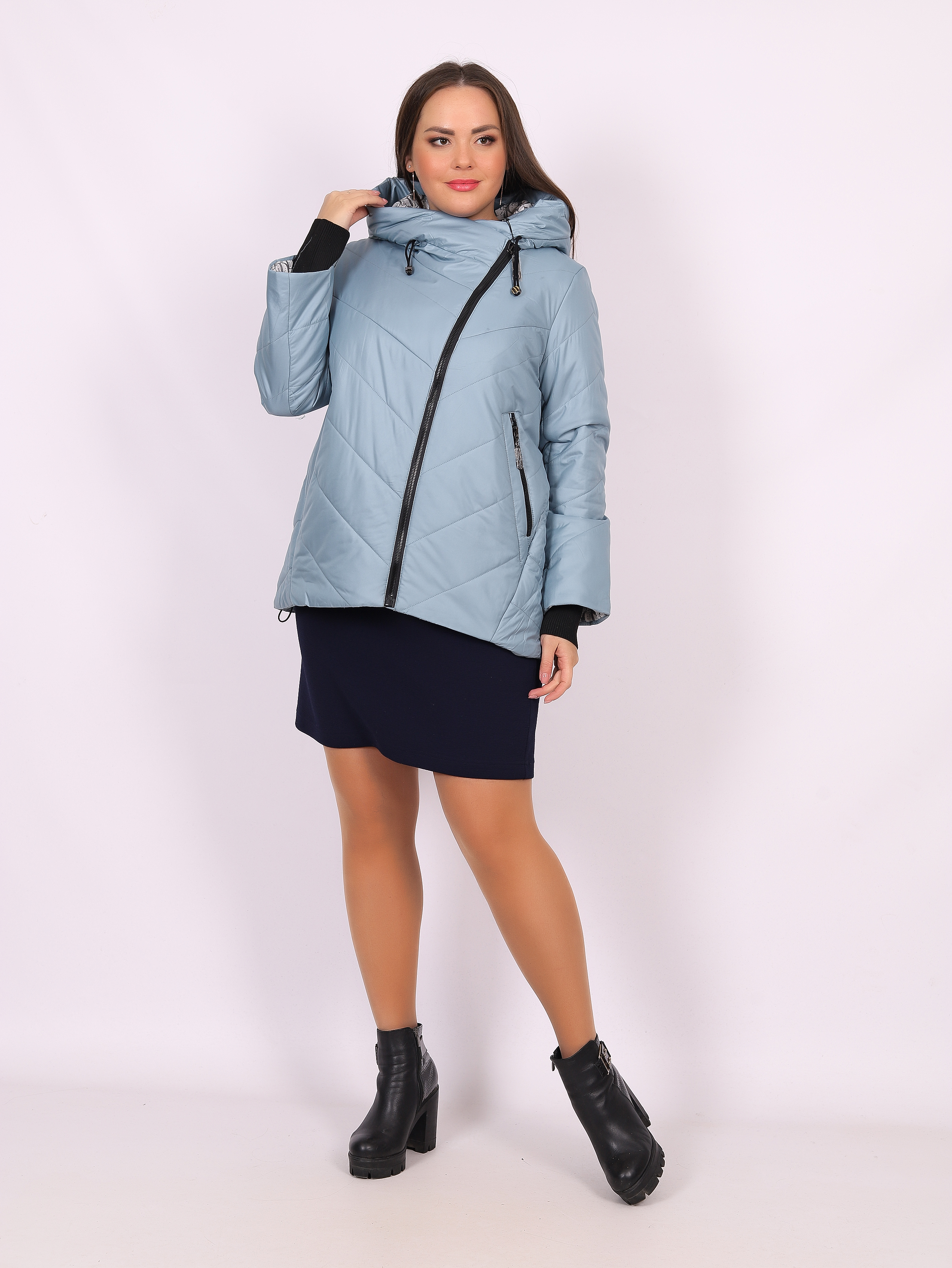 

Куртка женская Louren Wilton 91057 голубая 52 RU, 91057